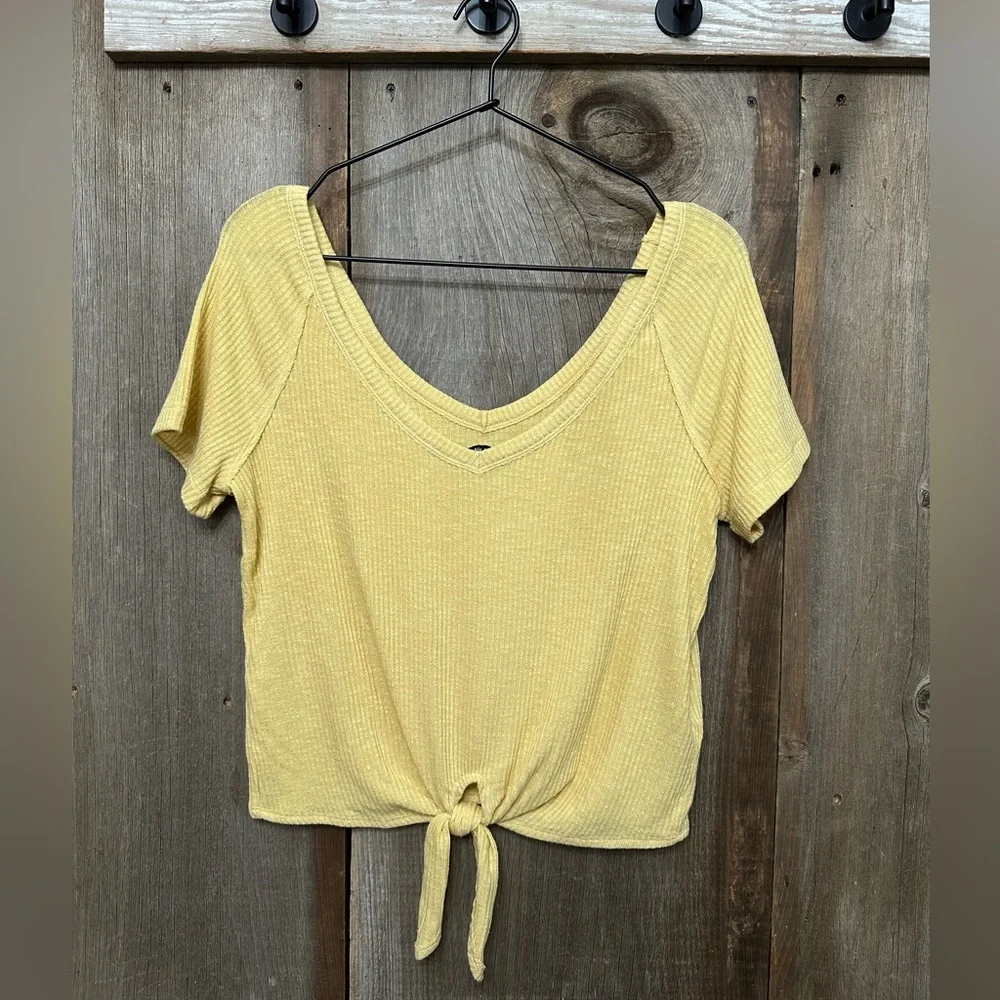 Abercrombie & Fitch Texture Ribbed Tie Front Top in Yellow Size Medium Women’s